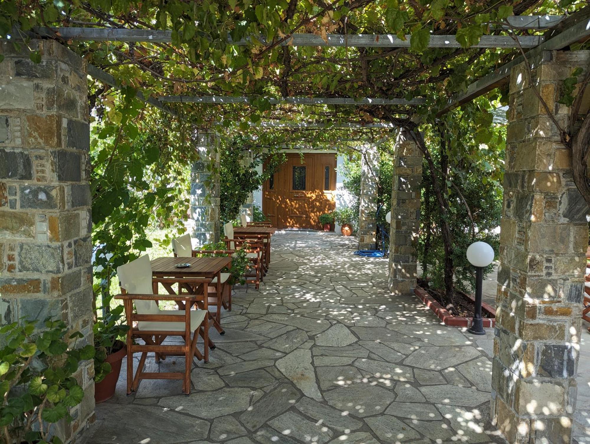 Guesthouse Christos Skopelos Town Exterior photo