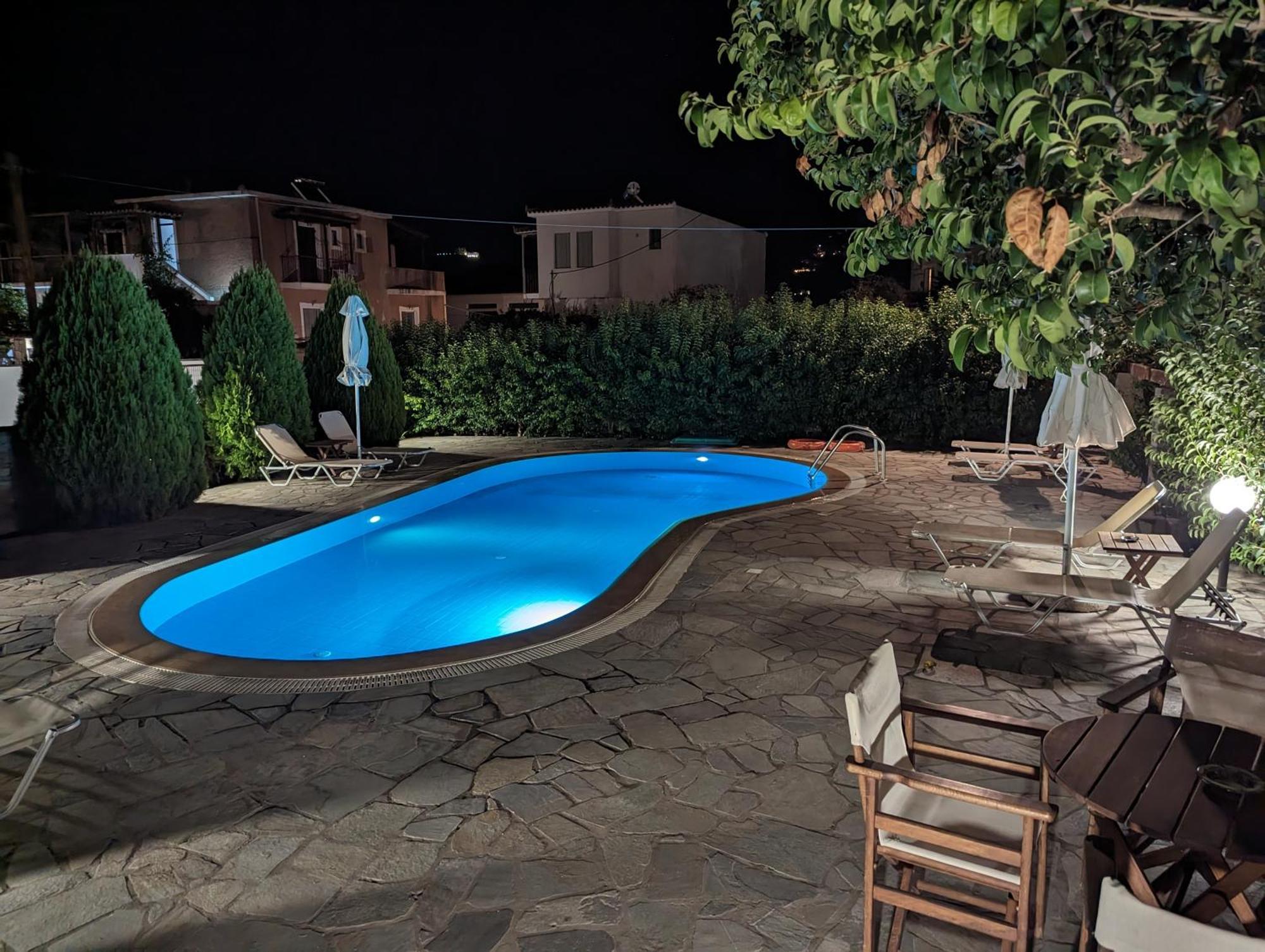 Guesthouse Christos Skopelos Town Exterior photo